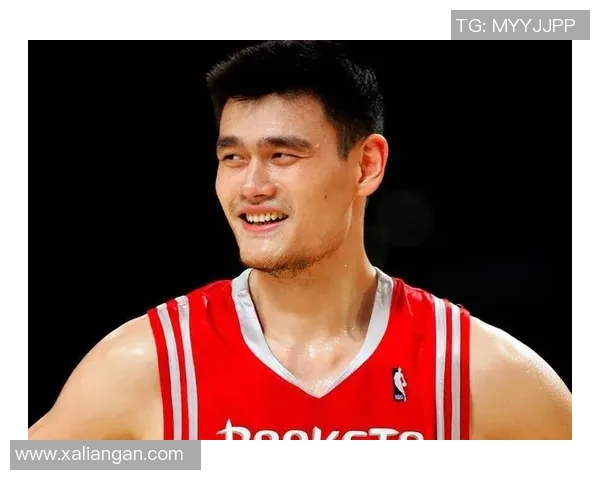 姚明身高优势与幽默风趣的完美结合演讲调侃引发全场欢笑