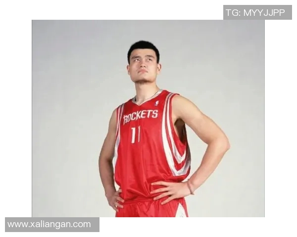 姚明单打保罗精彩对决展现篮球巨星风范与技术较量的巅峰时刻 姚明单打保罗精彩对决展现篮球巨星风范与技术较量的巅峰时刻