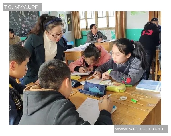 女游客偶遇足球明星展开难忘的浪漫之旅与偶像的亲密互动引发热烈讨论 女游客偶遇足球明星展开难忘的浪漫之旅与偶像的亲密互动引发热烈讨论