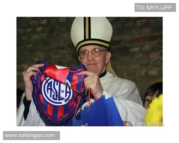 哲学思考与足球艺术的结合探索足球明星的智慧与人生哲学